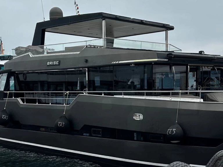 Louez un Custom Made Luxury Catamaran à Torba