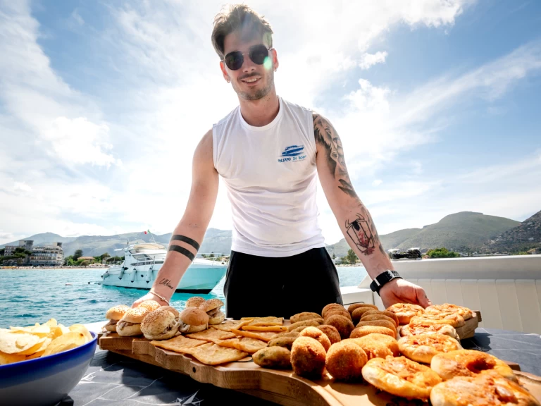 Location à La Cala (porto Palermo) - Mochi Craft Mochi Craft 42 Fly sur SamBoat