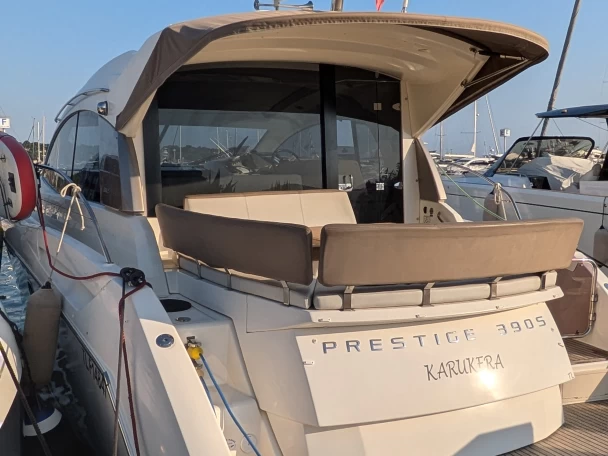 Location Bateau à moteur à Juan-les-Pins - Prestige Prestige 390 S