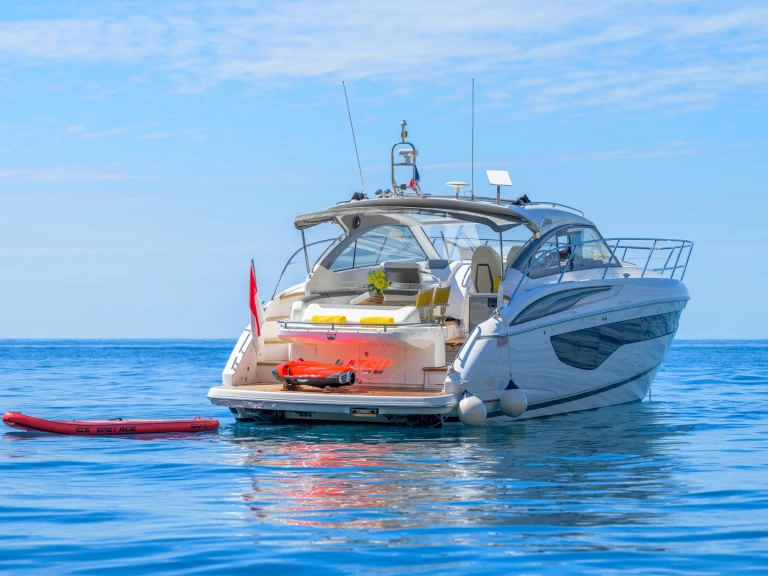 Louer Bateau à moteur avec ou sans skipper Princess à Monaco-Ville