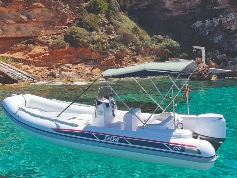Louer Bateau à moteur avec ou sans skipper Selva à Sant Antoni de Portmany