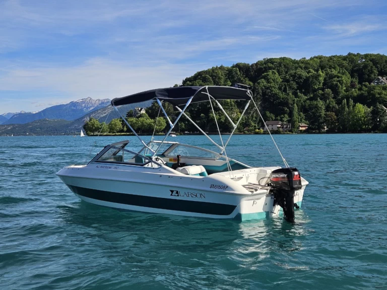 Location bateau Annecy pas cher 150