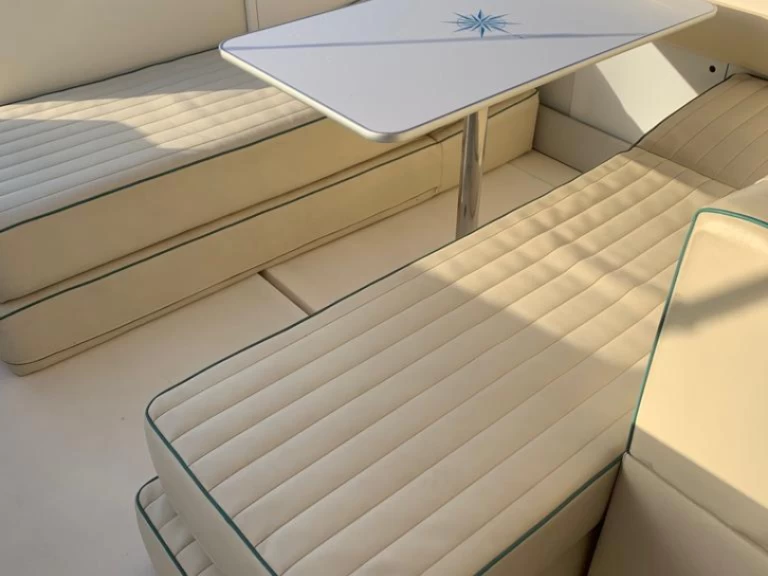 Location bateau Airon Dart 36 à Porto Badino sur Samboat