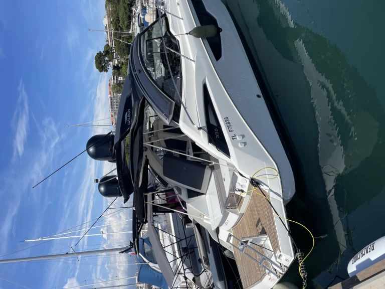 Yacht à louer à Antibes au meilleur prix