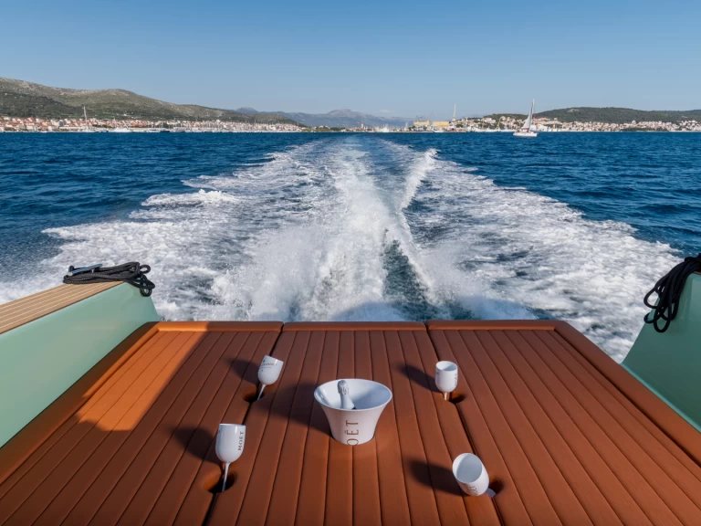 Louez un  Felix 37 à Split