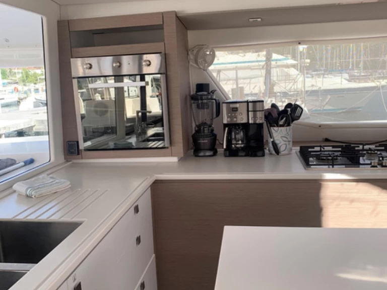 Location Catamaran Fountaine Pajot avec permis