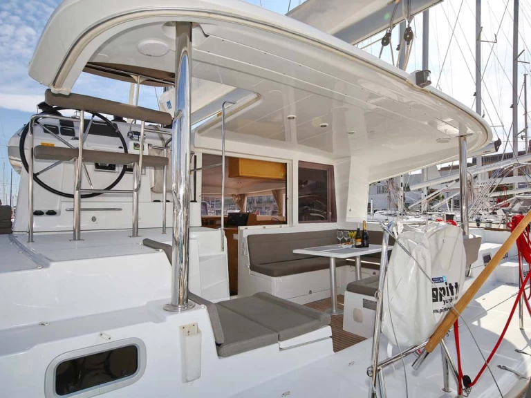 Louer Catamaran avec ou sans skipper Lagoon à Trogir