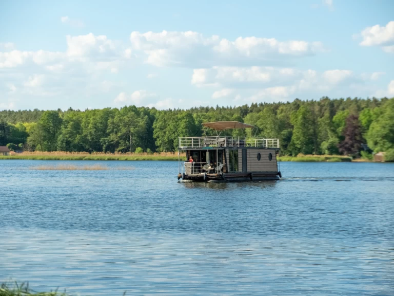 Location bateau WOMA Woma D13 à Fürstenberg/Havel sur Samboat