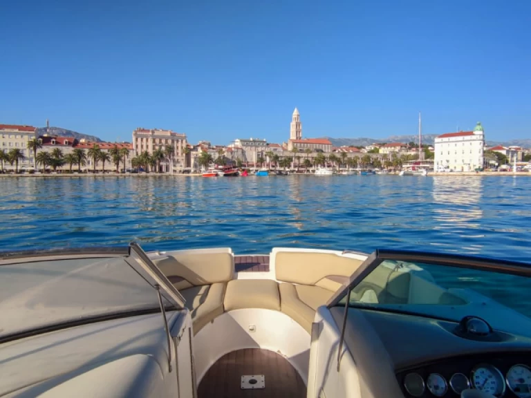 Location Bateau à moteur Chaparral avec permis