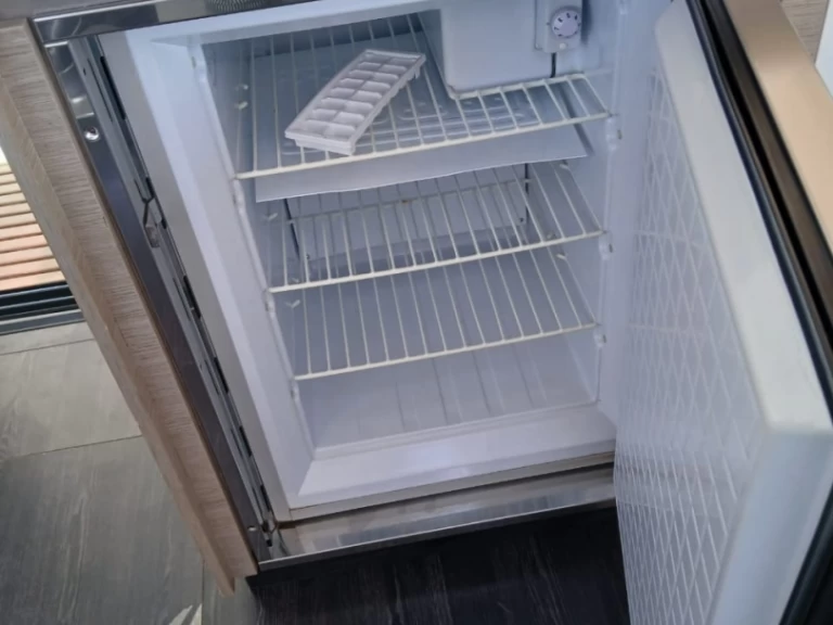 Location Catamaran à Lávrio - Fountaine Pajot Elba 45