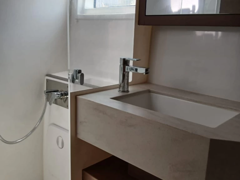 Catamaran à louer à Lávrio au meilleur prix