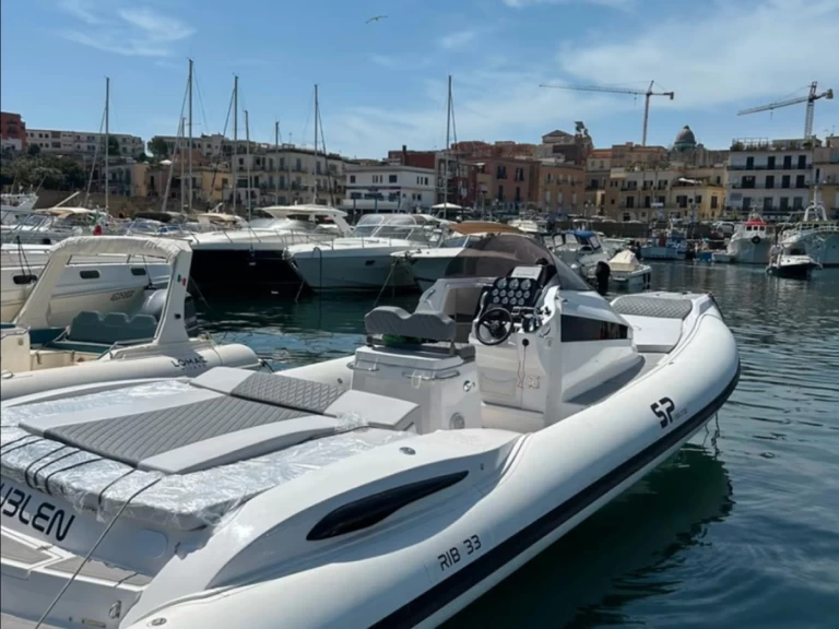 Semi-rigide à louer à Monte di Procida au meilleur prix