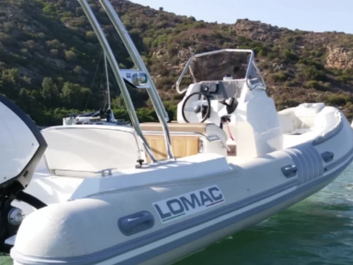 Semi-rigide à louer à Porto-Vecchio au meilleur prix