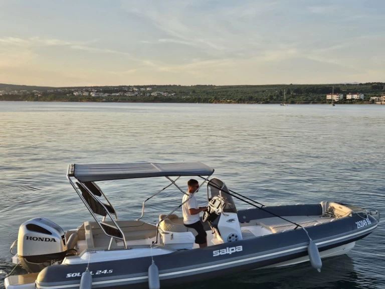 Location bateau Salpa Salpa Soleil 24.5 à Tkon sur Samboat