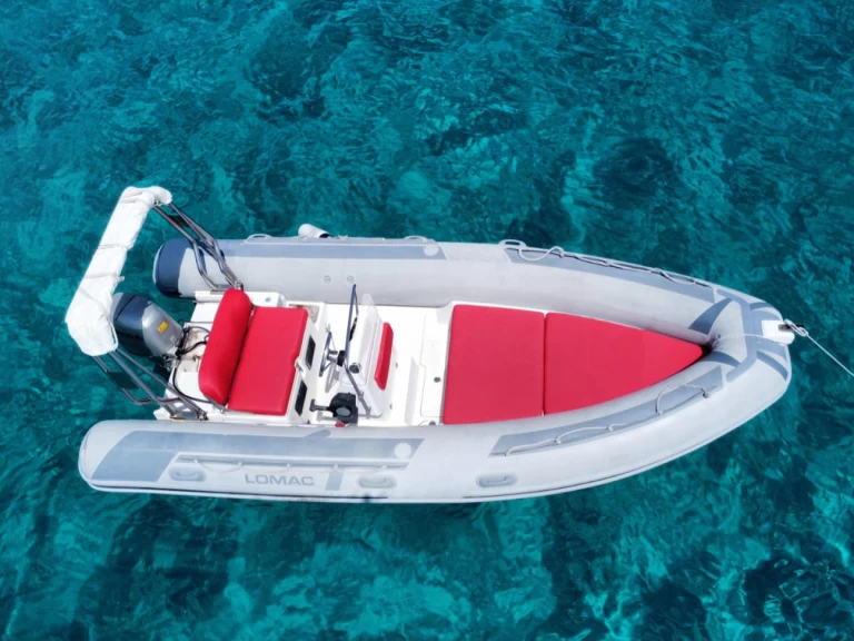 Location à Porto Rotondo - Lomac Lomac 520 OK sur SamBoat