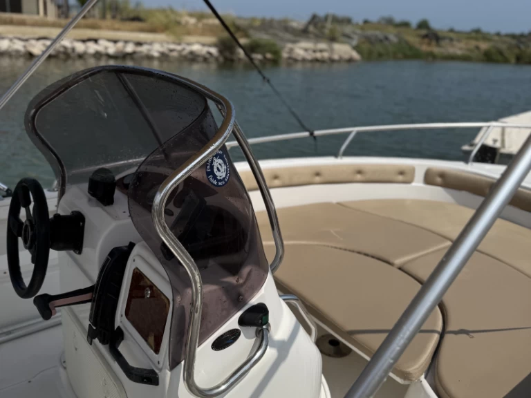 Louer Bateau à moteur avec ou sans skipper Ranieri à Carnon-Plage