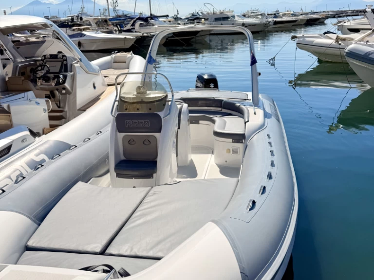 Location à Porto di Mergellina - Asso CHARISMA PASSIONE sur SamBoat