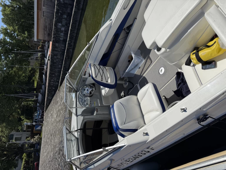 Location Bateau à moteur Bayliner avec permis