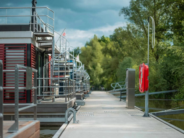 FLOATING 44 a louer à Höxter