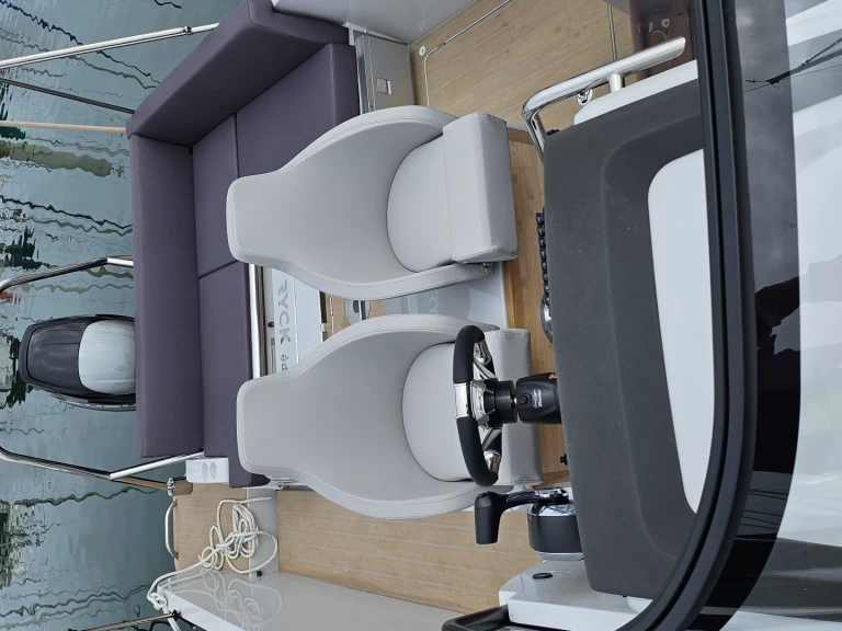 Bateau à moteur à louer à La Forêt-Fouesnant au meilleur prix