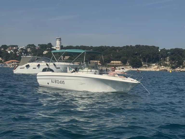 Location bateau Jeanneau Cap Camarat 625 à Fos-sur-Mer sur Samboat