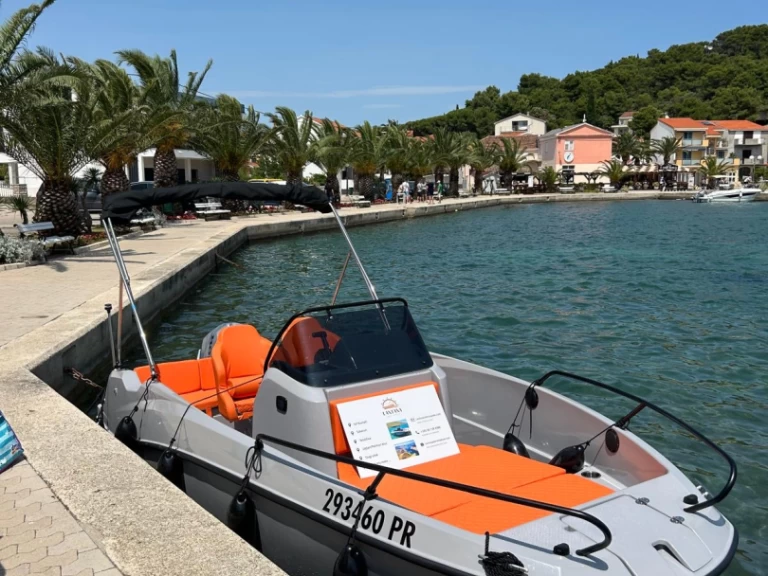 Quicksilver Activ 555 Open a louer à Kukljica