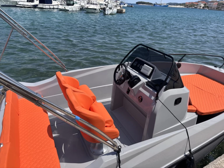 Location bateau Kukljica pas cher Activ 555 Open