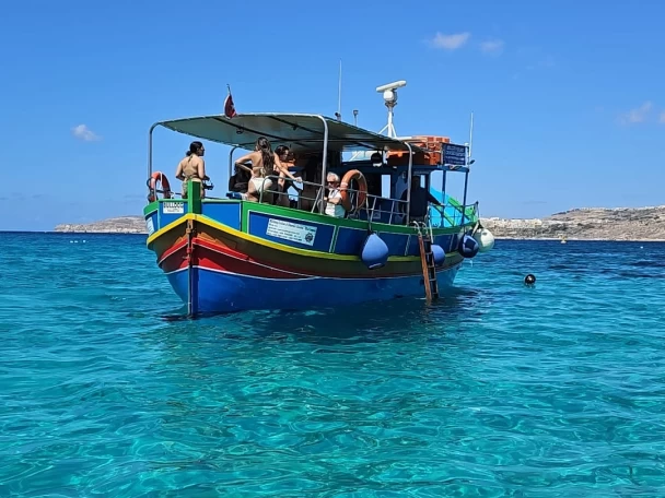 Louer Bateau à moteur avec ou sans skipper Custom Made à Mellieħa