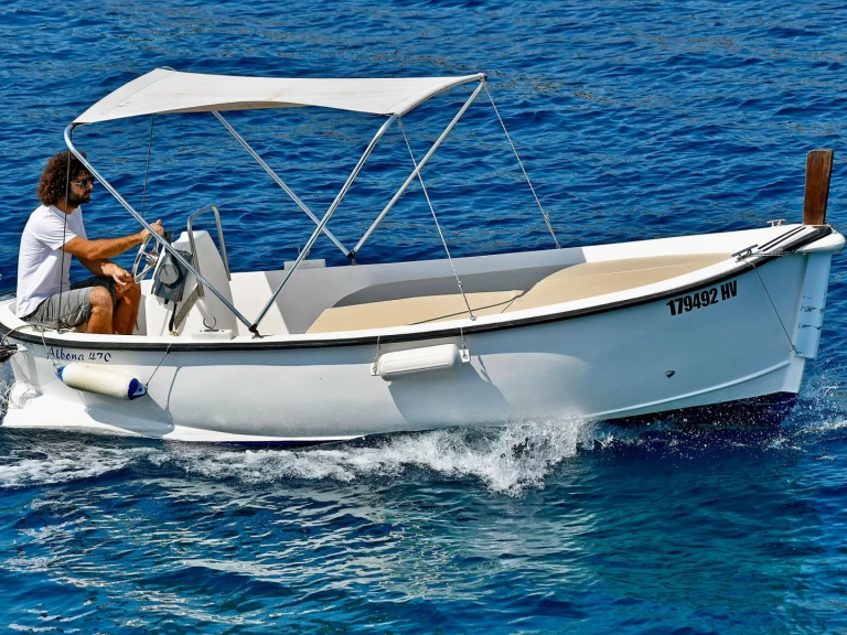 Louer Bateau à moteur avec ou sans skipper Albona à Hvar