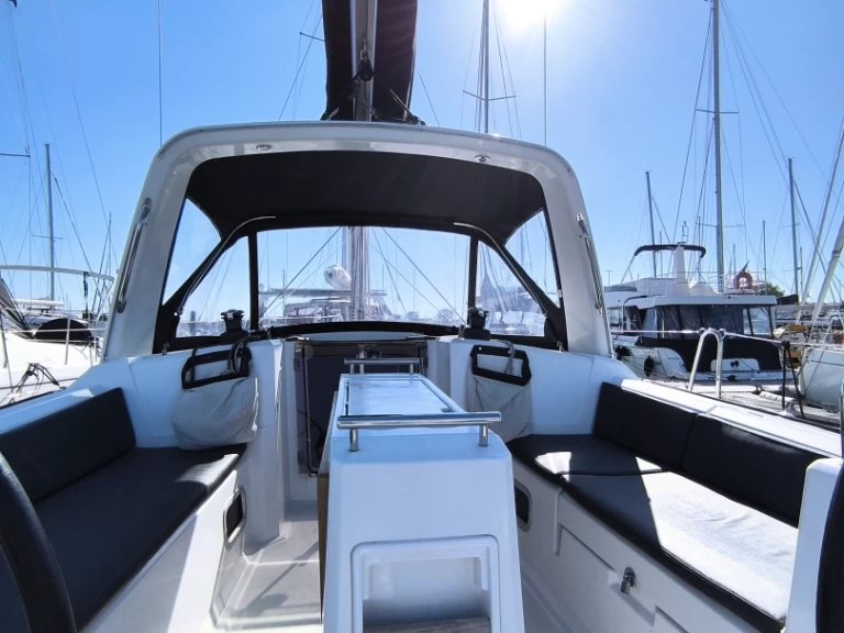 Location à Les Sables-d'Olonne - Bénéteau Oceanis 35 sur SamBoat