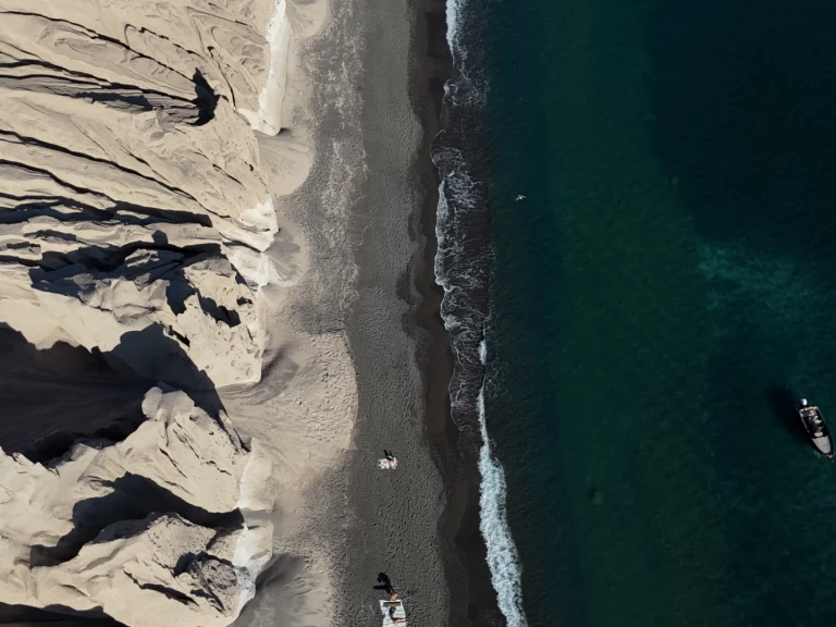 Location à Fira - Poseidon Black Edition sur SamBoat