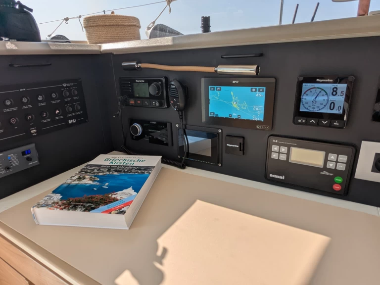 Location bateau Bali Bali 4.2 open space Onwer's version à Lávrio sur Samboat