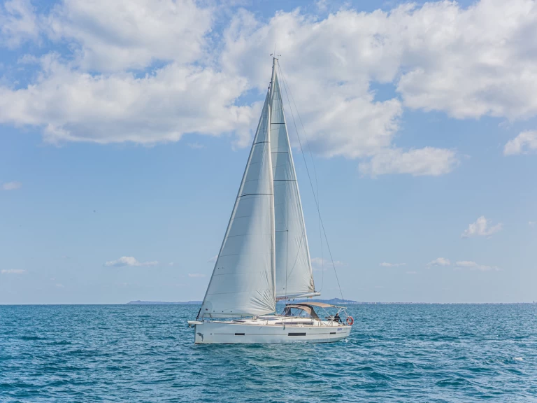 Location bateau Furnari pas cher Dufour 520 Grand Large