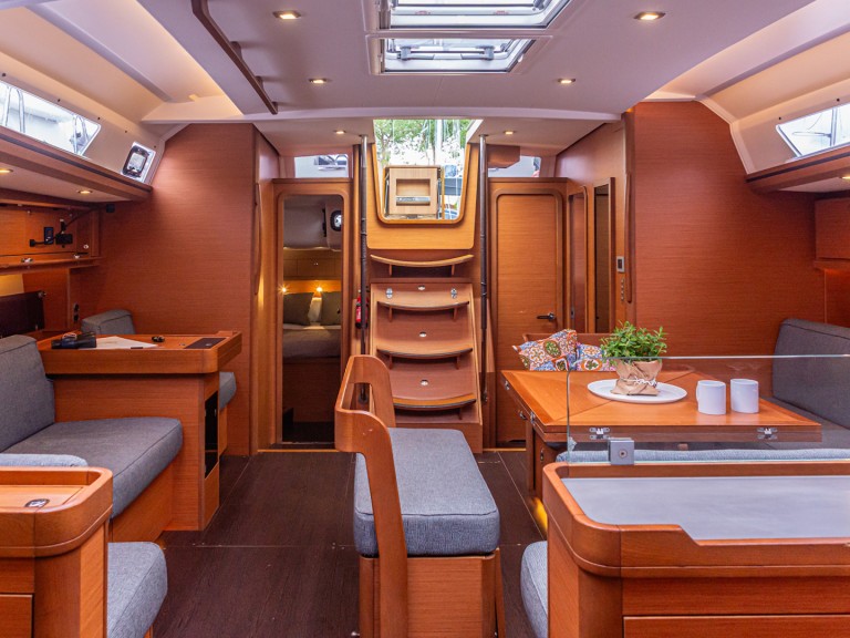 Dufour Dufour 56 Exclusive a louer à Furnari