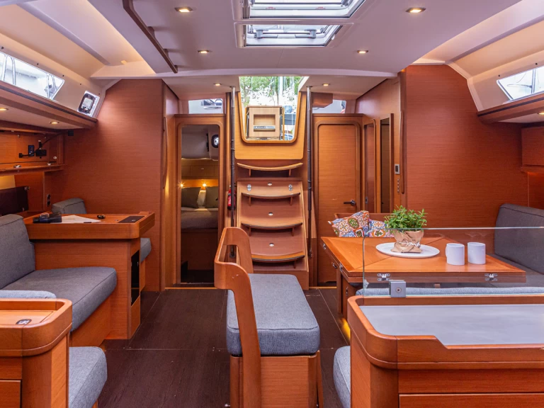 Dufour Dufour 56 Exclusive a louer à Furnari