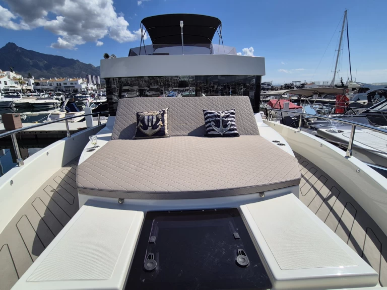 Louer Bateau à moteur avec ou sans skipper Cobra à Puerto Banús