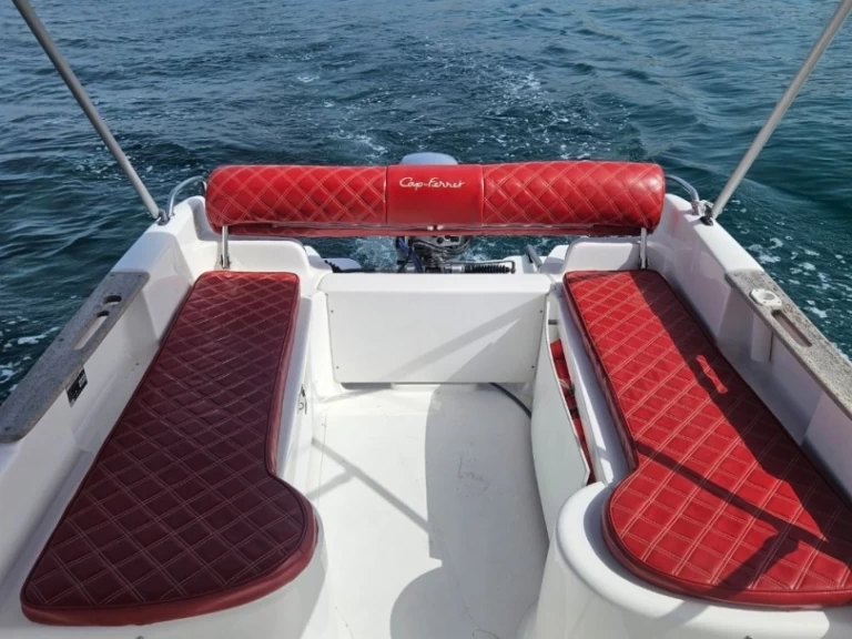 Location Bateau à moteur B2 Marine avec permis