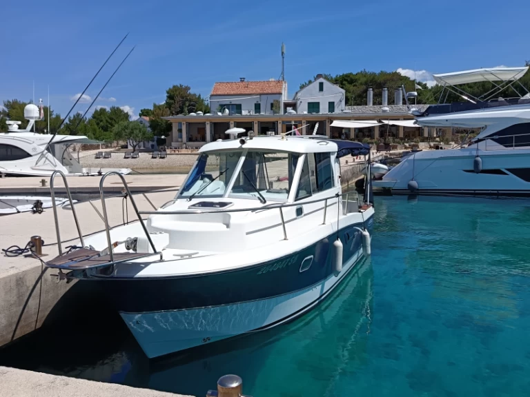 Location Bateau à moteur Bénéteau avec permis