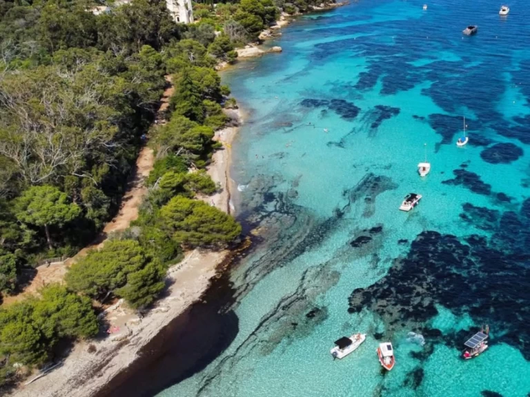 Location bateau Mandelieu-la-Napoule pas cher BlueWater 170