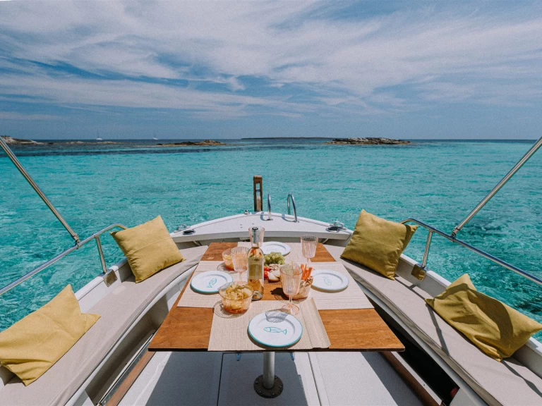 Louer Bateau à moteur avec ou sans skipper Copino à Marina Ibiza