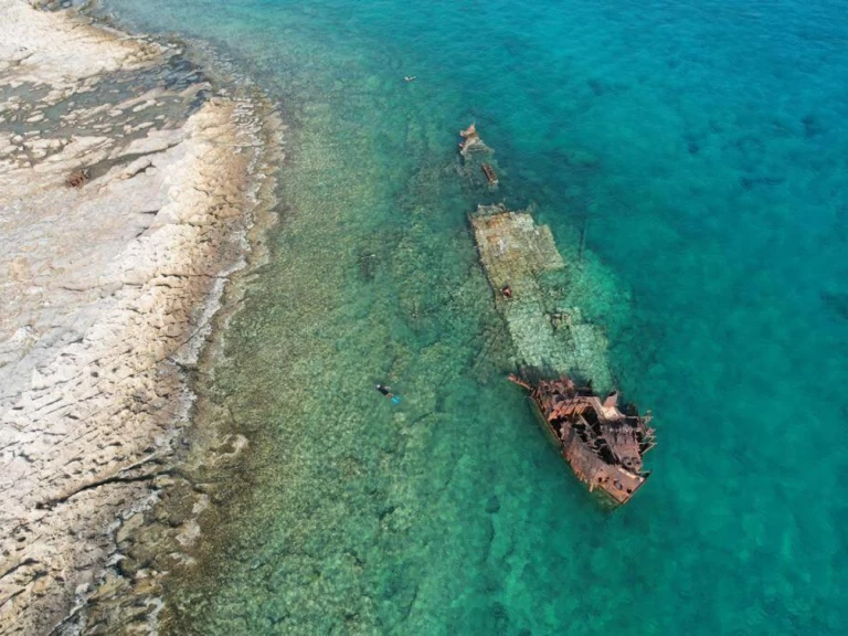 Louer Semi-rigide avec ou sans skipper Galaxy  à Kissamos