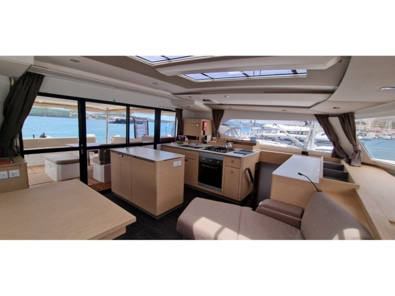 Location Catamaran à Seget Donji - Fountaine Pajot Aura 51 - (5D+2 skippers' cabin)