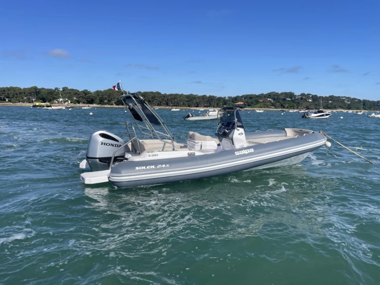 Bateau à moteur à louer à Cap Ferret au meilleur prix
