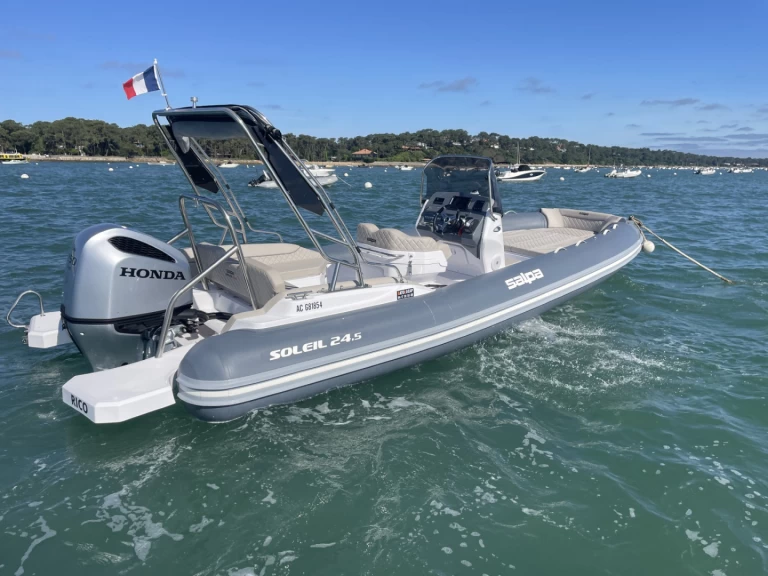 Location Bateau à moteur Salpa avec permis