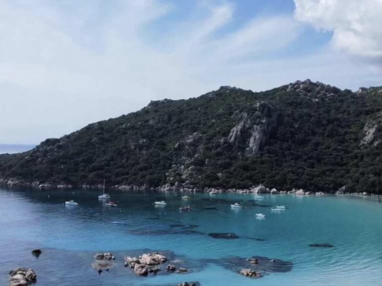 Semi-rigide à louer à Porto-Vecchio au meilleur prix