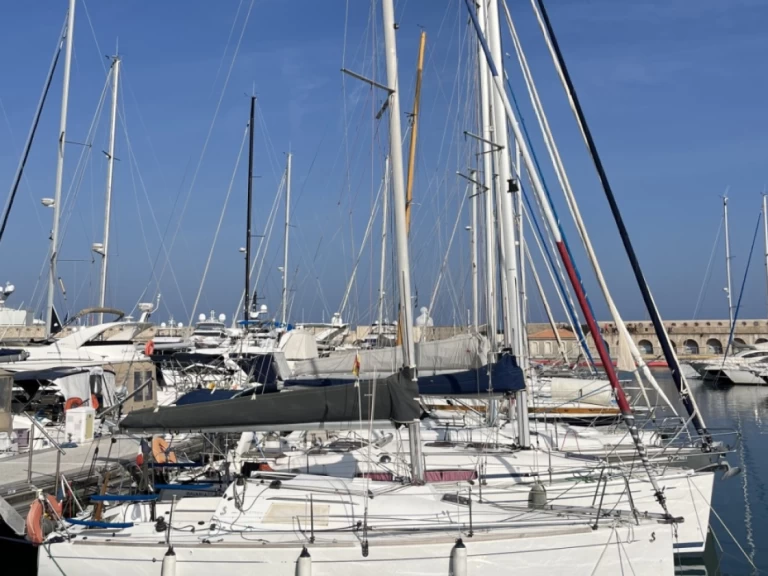 Louer Voilier avec ou sans skipper Bénéteau à Antibes