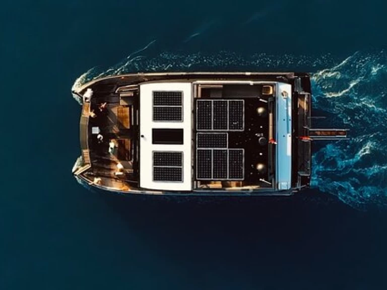 Location Catamaran Custom Made avec permis