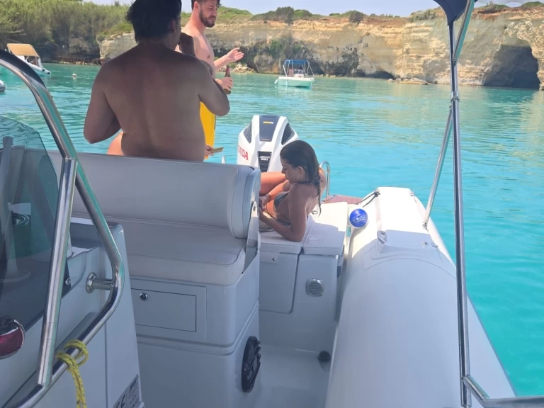 Location Semi-rigide à San Foca - Joker Boat Clubman 24