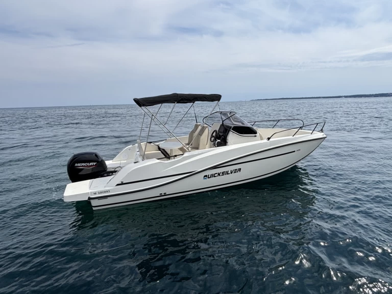 Location Bateau à moteur Quicksilver avec permis