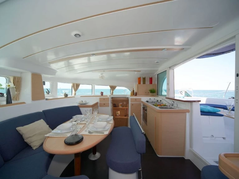 Louez un Lagoon Lagoon 380 S2 à Marsala